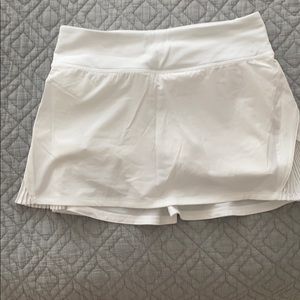 NEVER BEEN WORN white lululemon skirt!